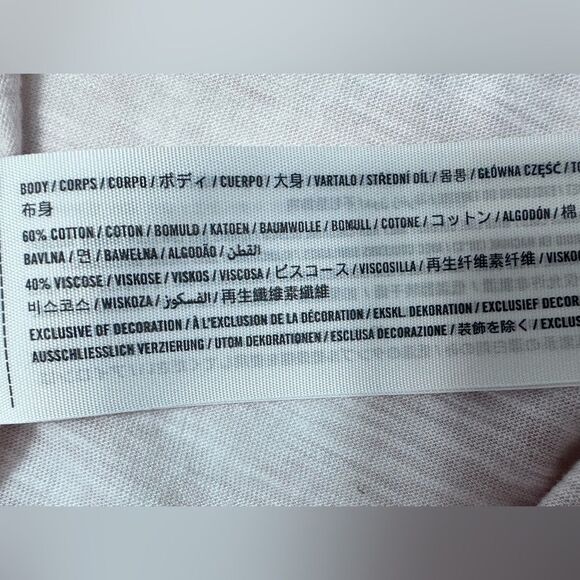 ABERCROMBIE AND FITCH V-neck Tee, Size SMALL - Picture 6 of 9